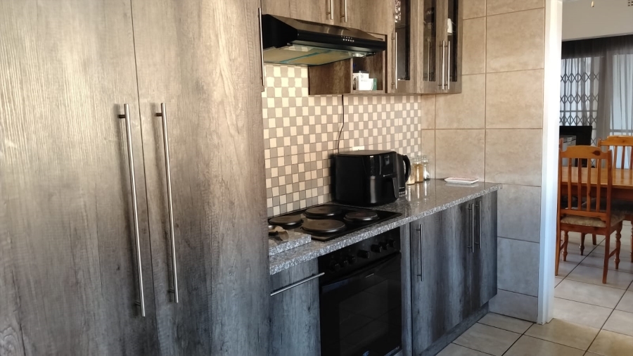 3 Bedroom Property for Sale in Rangeview Gauteng
