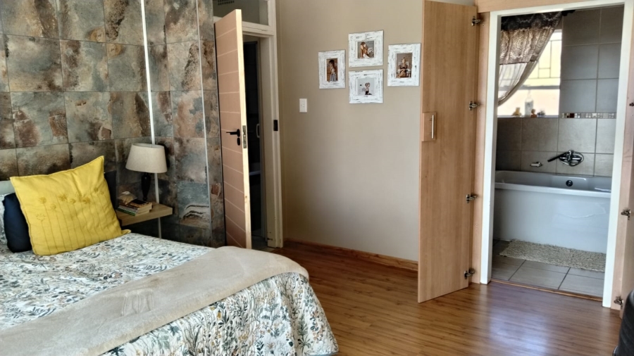 3 Bedroom Property for Sale in Rangeview Gauteng