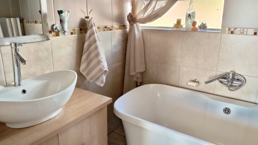 3 Bedroom Property for Sale in Rangeview Gauteng