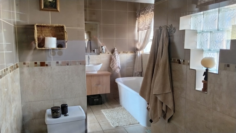 3 Bedroom Property for Sale in Rangeview Gauteng