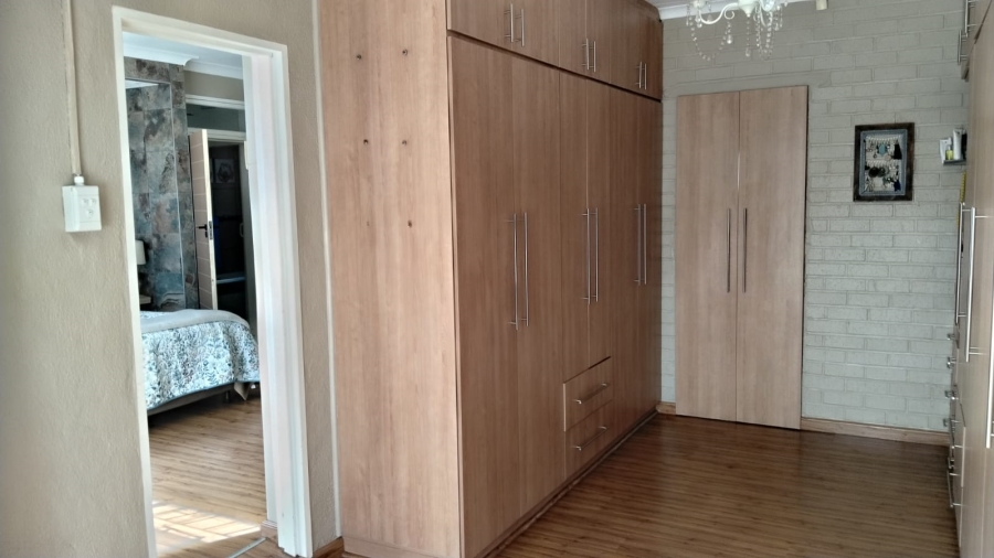 3 Bedroom Property for Sale in Rangeview Gauteng