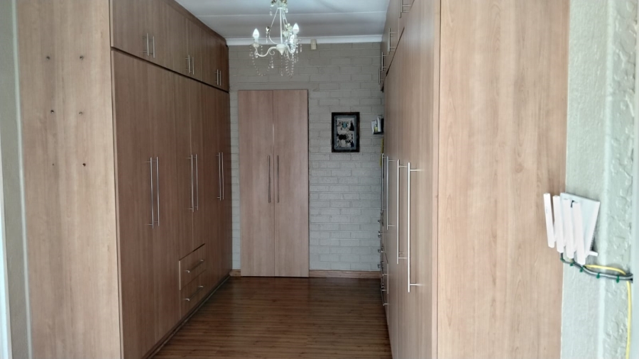 3 Bedroom Property for Sale in Rangeview Gauteng