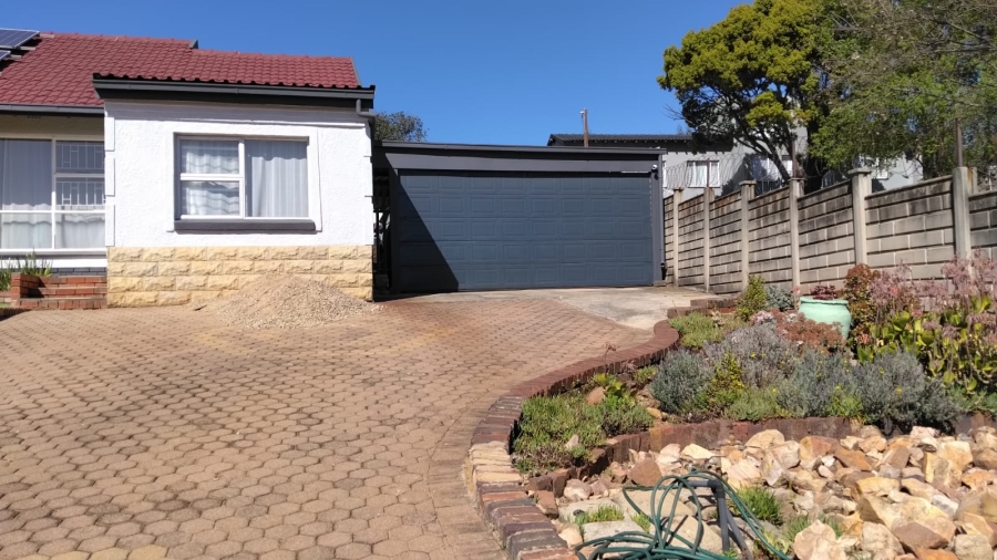 3 Bedroom Property for Sale in Rangeview Gauteng