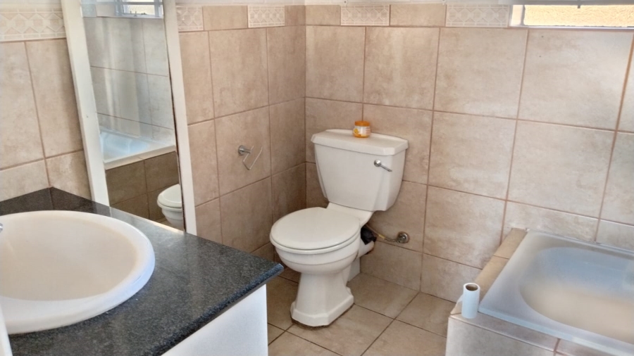 3 Bedroom Property for Sale in Rangeview Gauteng