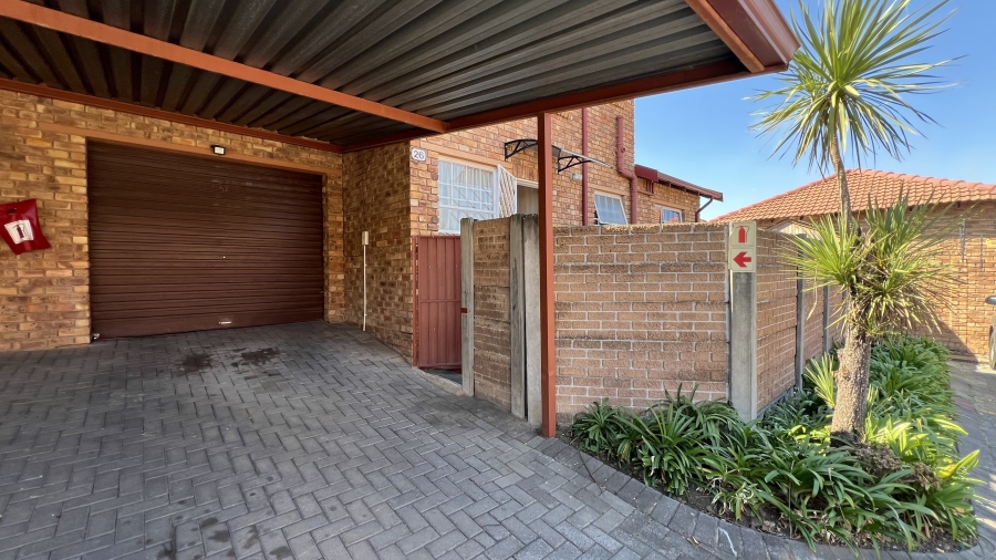 3 Bedroom Property for Sale in Wilgeheuwel Gauteng