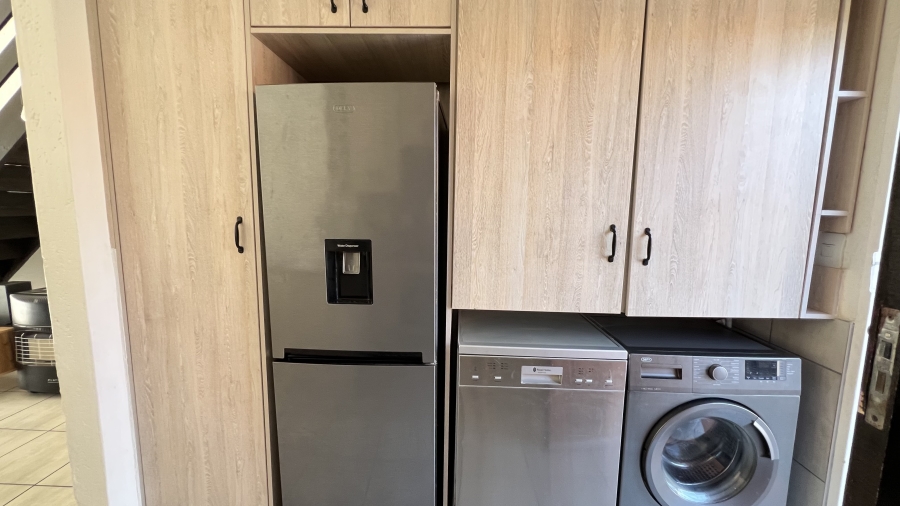 3 Bedroom Property for Sale in Wilgeheuwel Gauteng