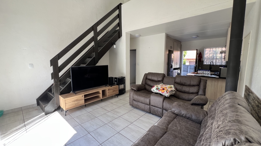 3 Bedroom Property for Sale in Wilgeheuwel Gauteng