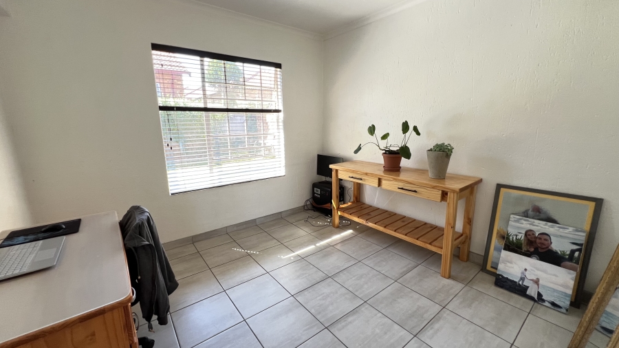 3 Bedroom Property for Sale in Wilgeheuwel Gauteng