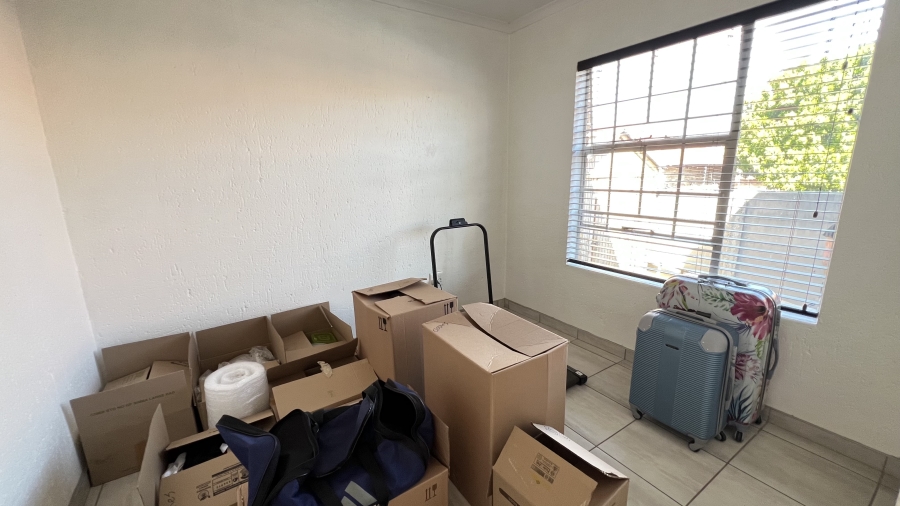 3 Bedroom Property for Sale in Wilgeheuwel Gauteng