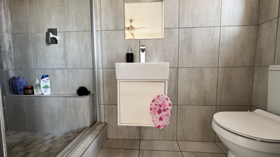 3 Bedroom Property for Sale in Wilgeheuwel Gauteng