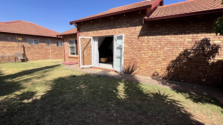 3 Bedroom Property for Sale in Wilgeheuwel Gauteng