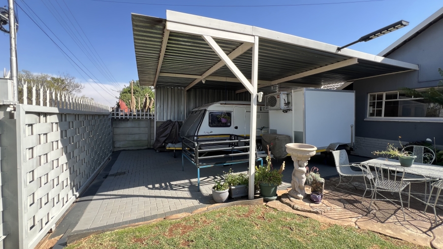 3 Bedroom Property for Sale in Greenhills Gauteng
