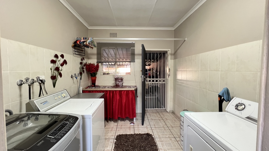 3 Bedroom Property for Sale in Greenhills Gauteng