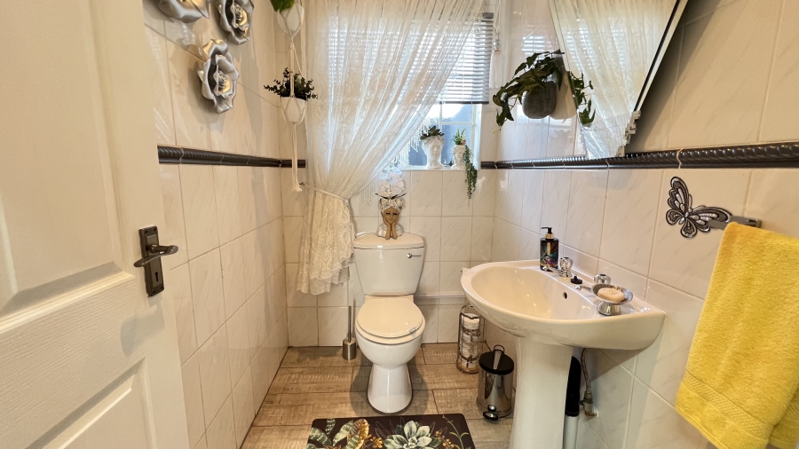 3 Bedroom Property for Sale in Greenhills Gauteng