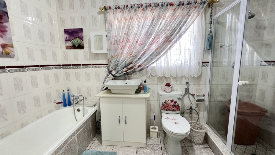 3 Bedroom Property for Sale in Greenhills Gauteng