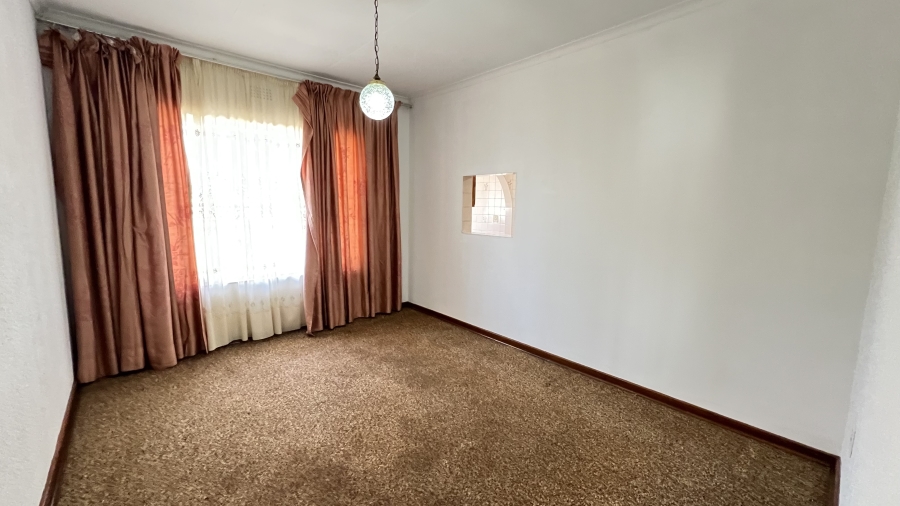 3 Bedroom Property for Sale in Helikonpark Gauteng