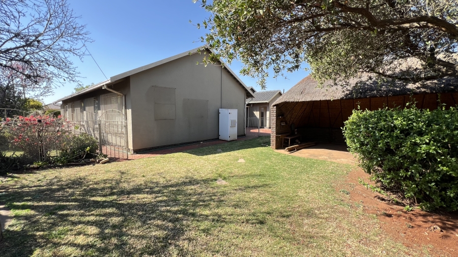 3 Bedroom Property for Sale in Helikonpark Gauteng