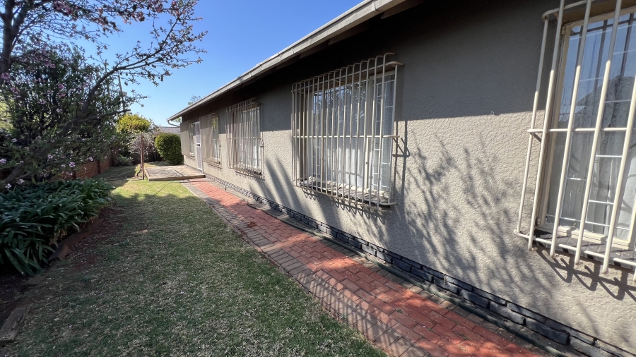 3 Bedroom Property for Sale in Helikonpark Gauteng