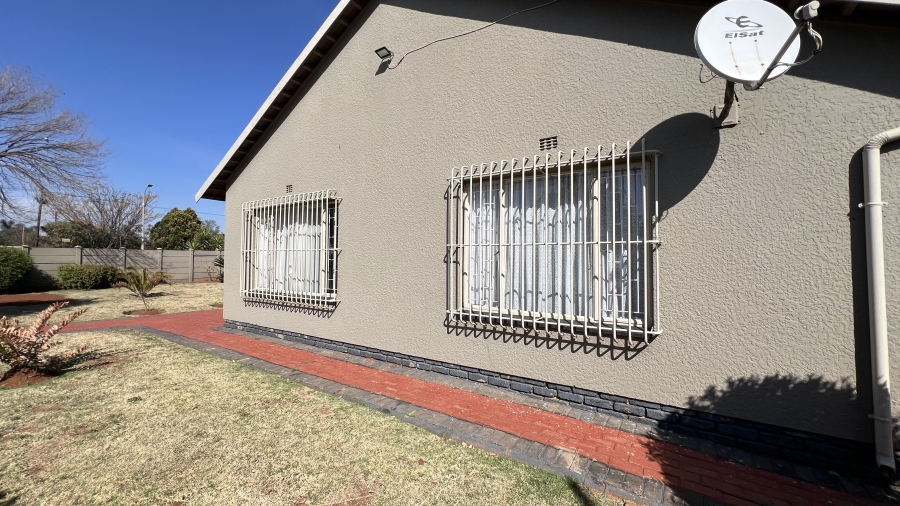 3 Bedroom Property for Sale in Helikonpark Gauteng