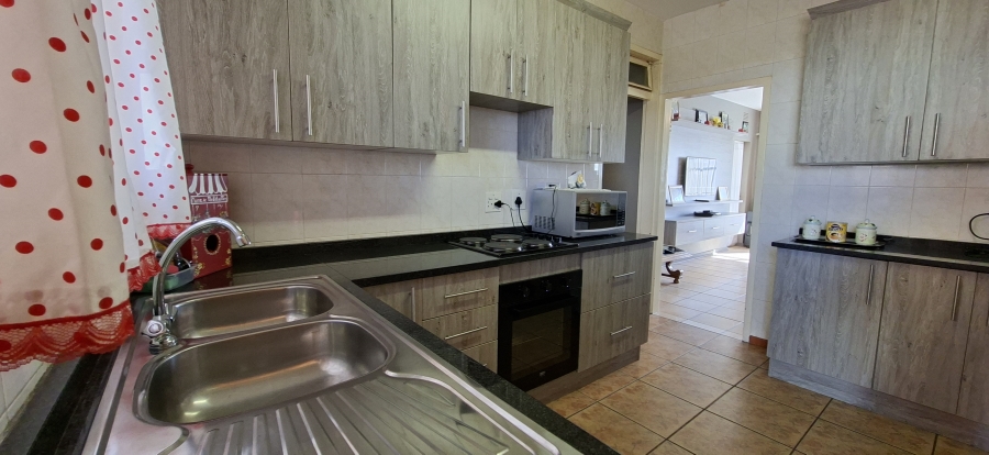 2 Bedroom Property for Sale in Kenmare Gauteng