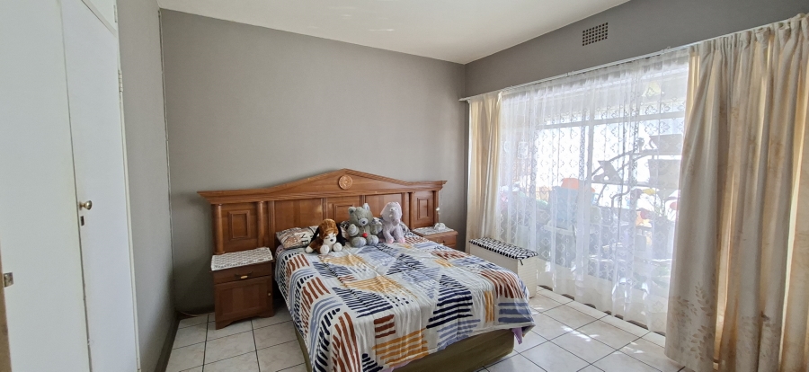 2 Bedroom Property for Sale in Kenmare Gauteng