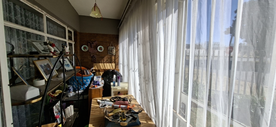 2 Bedroom Property for Sale in Kenmare Gauteng