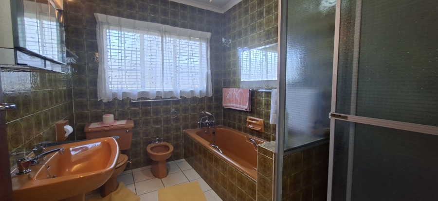 4 Bedroom Property for Sale in Wentworth Park Gauteng