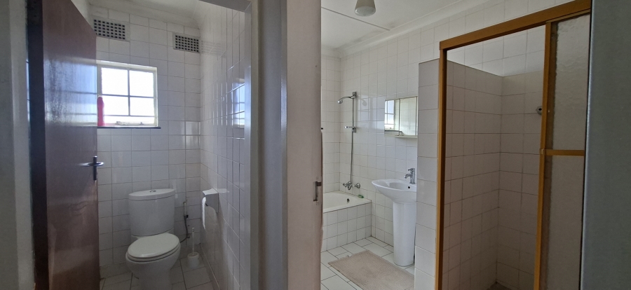 4 Bedroom Property for Sale in Wentworth Park Gauteng