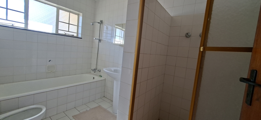 4 Bedroom Property for Sale in Wentworth Park Gauteng
