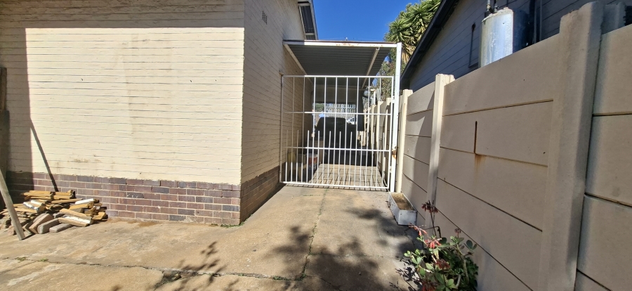 4 Bedroom Property for Sale in Wentworth Park Gauteng