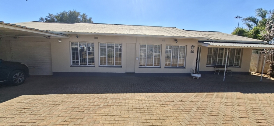 4 Bedroom Property for Sale in Wentworth Park Gauteng