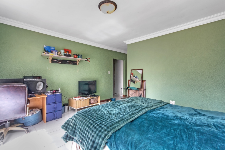 7 Bedroom Property for Sale in Mulbarton Gauteng