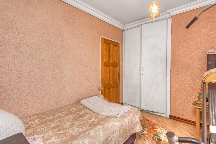 7 Bedroom Property for Sale in Mulbarton Gauteng