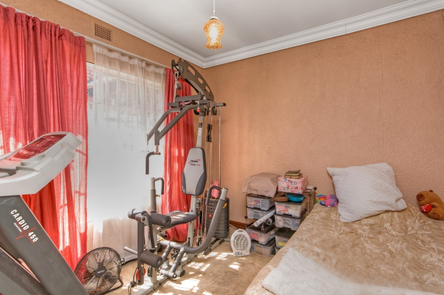 7 Bedroom Property for Sale in Mulbarton Gauteng