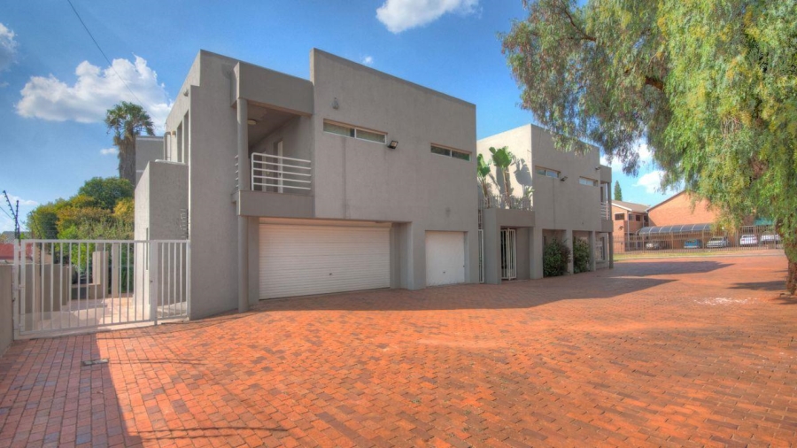7 Bedroom Property for Sale in Lenasia South Gauteng