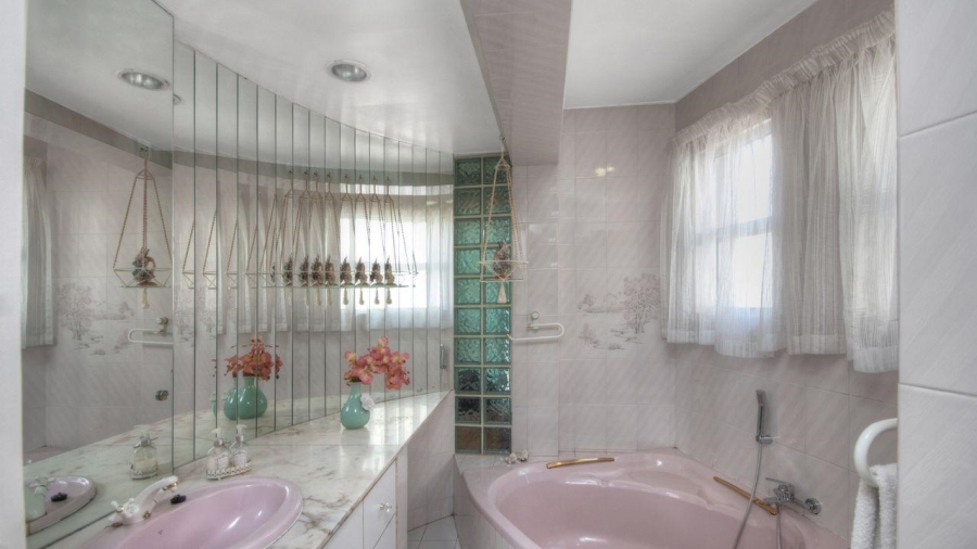 7 Bedroom Property for Sale in Lenasia South Gauteng