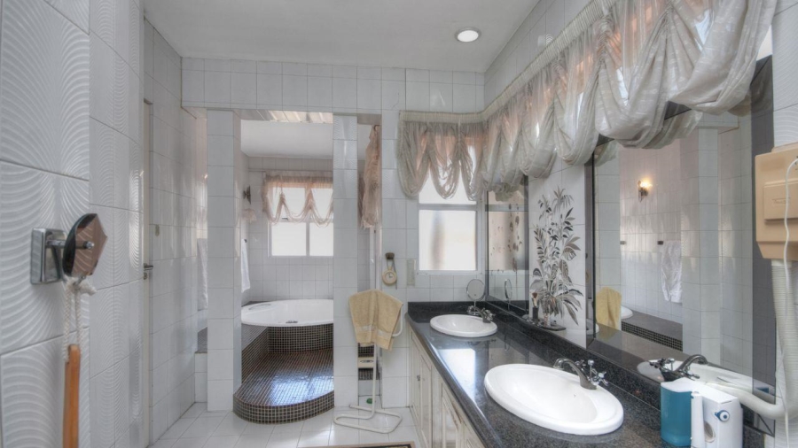 7 Bedroom Property for Sale in Lenasia South Gauteng