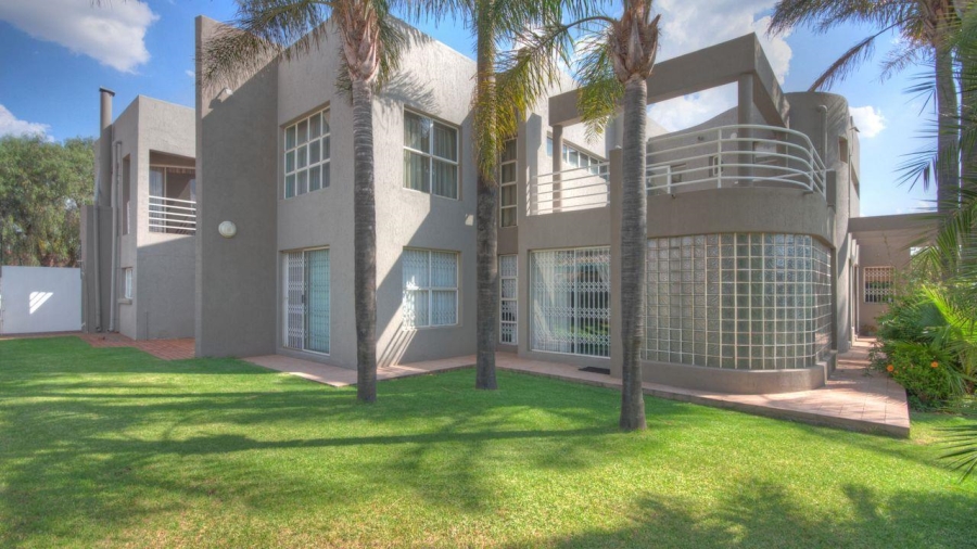 7 Bedroom Property for Sale in Lenasia South Gauteng