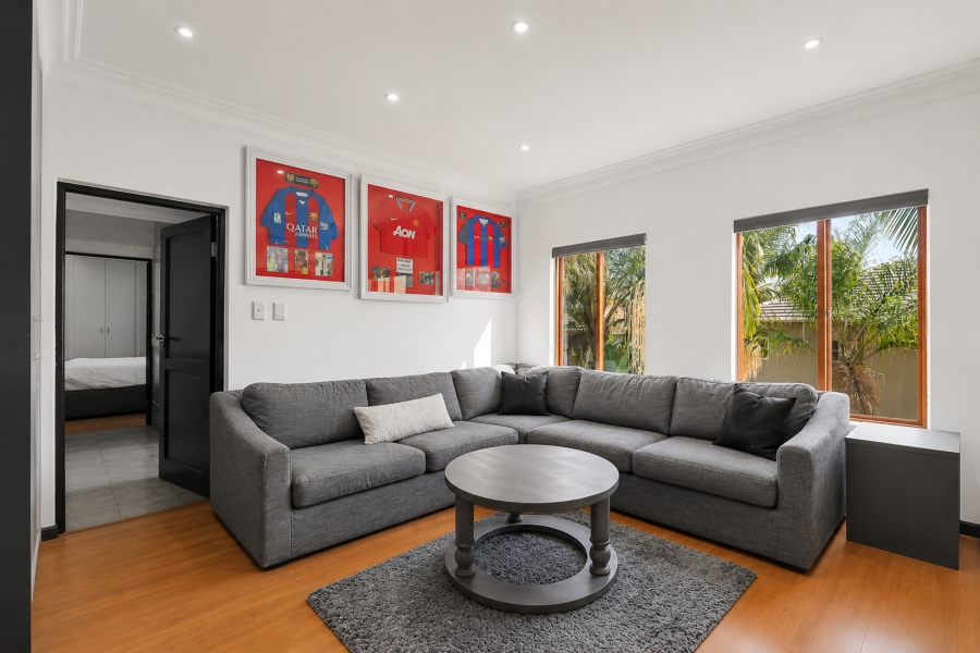 6 Bedroom Property for Sale in Woodmead Gauteng