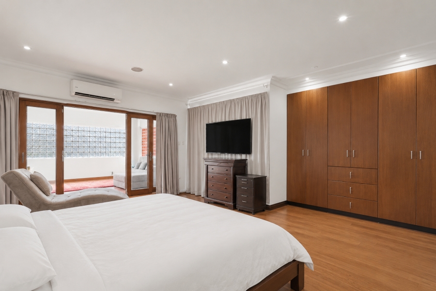 6 Bedroom Property for Sale in Woodmead Gauteng