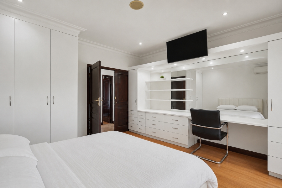 6 Bedroom Property for Sale in Woodmead Gauteng