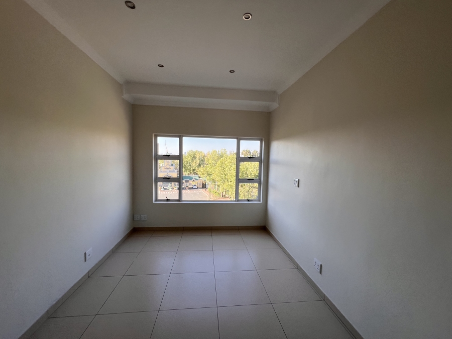 To Let 2 Bedroom Property for Rent in Ormonde Gauteng