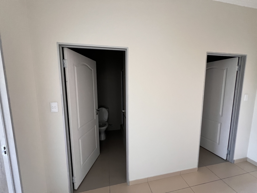 To Let 2 Bedroom Property for Rent in Ormonde Gauteng