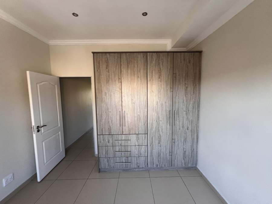 To Let 2 Bedroom Property for Rent in Ormonde Gauteng
