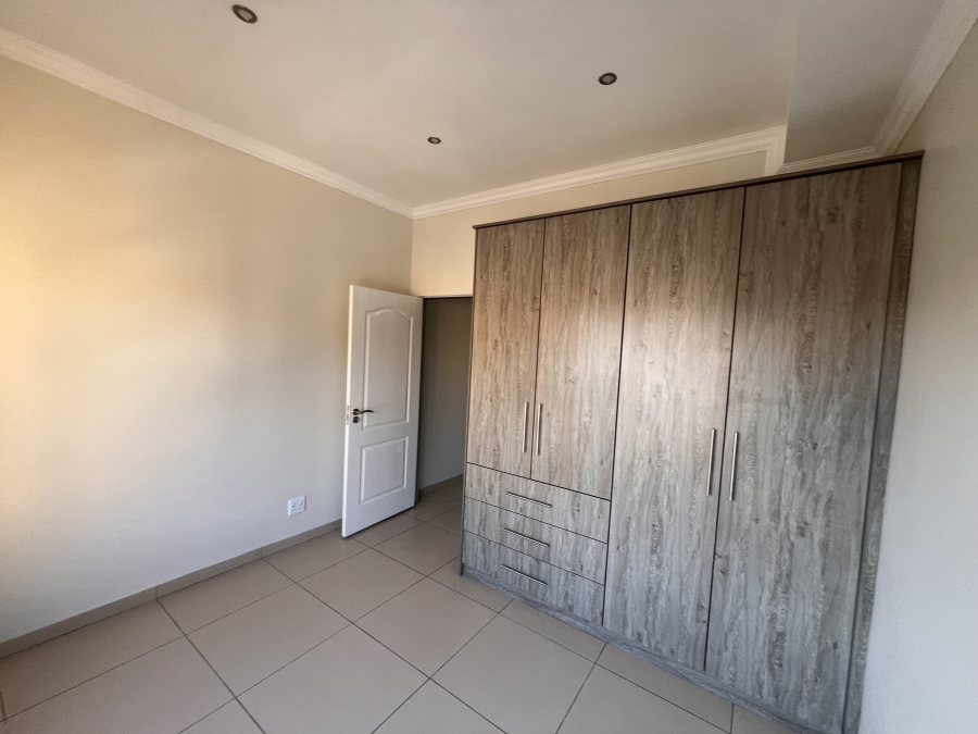 To Let 2 Bedroom Property for Rent in Ormonde Gauteng