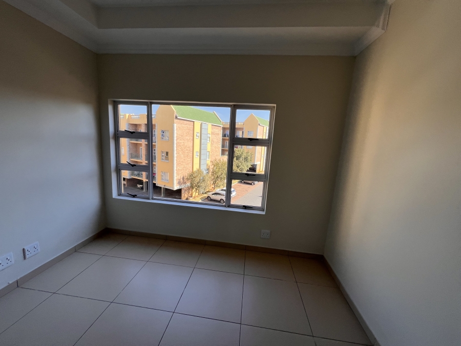 To Let 2 Bedroom Property for Rent in Ormonde Gauteng