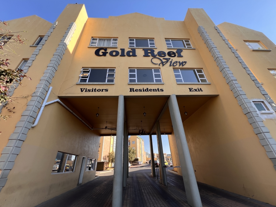 To Let 2 Bedroom Property for Rent in Ormonde Gauteng
