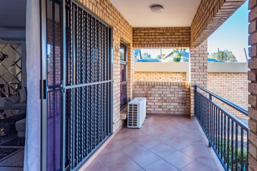 2 Bedroom Property for Sale in Monument Gauteng