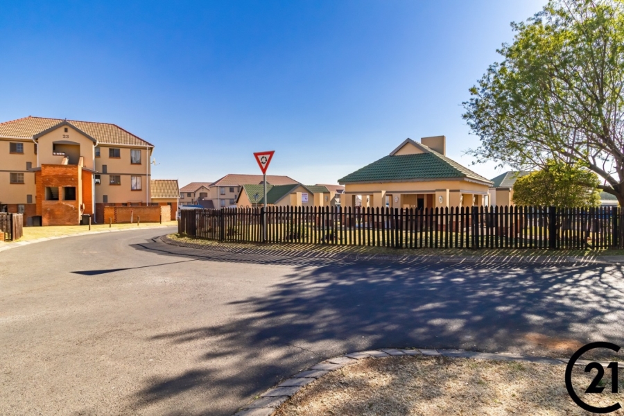 2 Bedroom Property for Sale in Terenure Gauteng