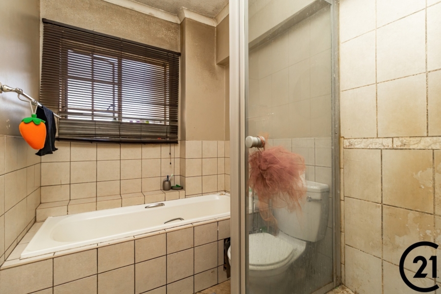 2 Bedroom Property for Sale in Terenure Gauteng